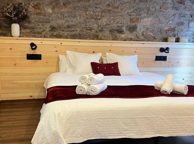Fonda Peremiquel * Castellar De N'Hug